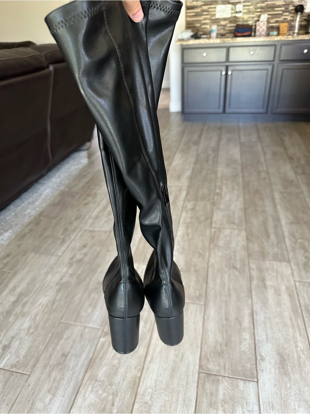 Boots - Picture 4 of 5